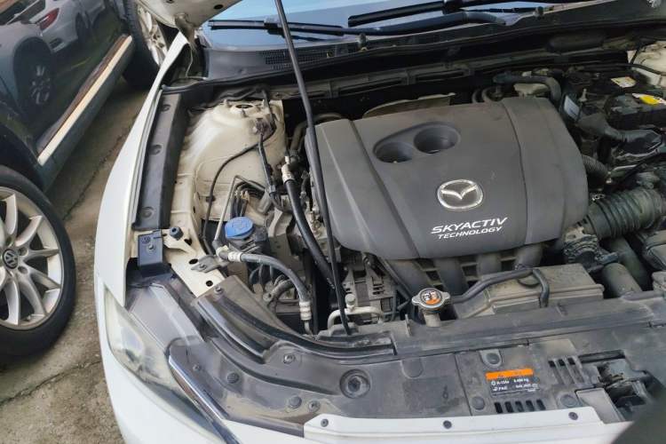 Used Mazda CX-4 2018 2.0L Automatic Two-Wheel Drive Blue Sky Dynamic Version China V Standard Engine Bay Right