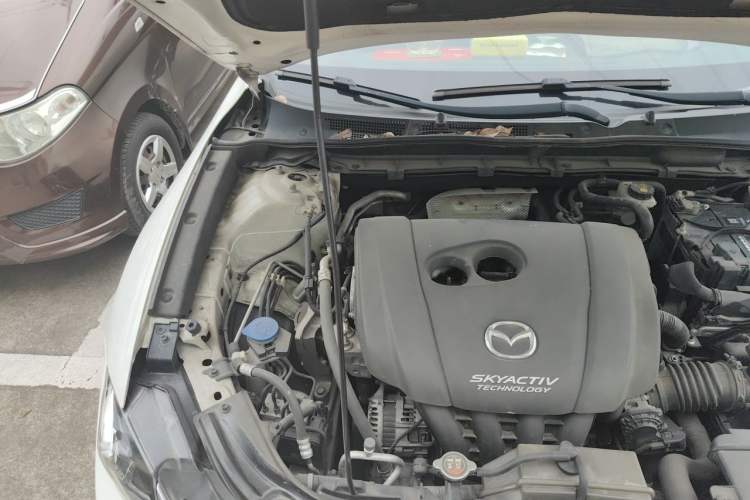 Used Mazda CX-4 2018 2.0L Automatic Two-Wheel Drive Blue Sky Dynamic Version China V Standard Engine Bay Right