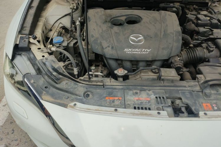 Used Mazda CX-4 2018 2.5L Automatic 4x4 Bluelight Fearless Edition China V Standard Engine Bay Right