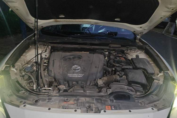 Used Mazda CX-4 2018 2.0L Automatic 2WD Blue Sky Exploration Edition China VI Standard Engine Bay