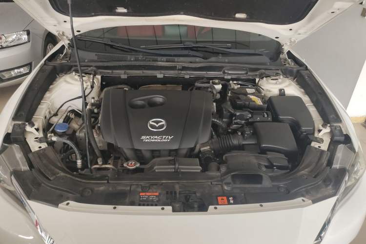 Used Mazda CX-4 2018 2.0L Automatic Two-Wheel Drive Blue Sky Premium Upgrade Version China V Standard Engine Bay