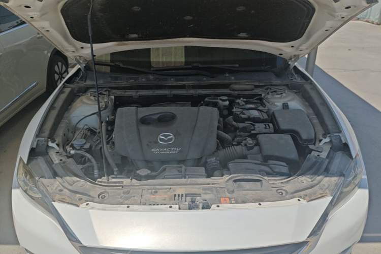 Used Mazda CX-4 2018 2.0L Automatic Two-Wheel Drive Blue Sky Dynamic Version China V Standard Engine Bay