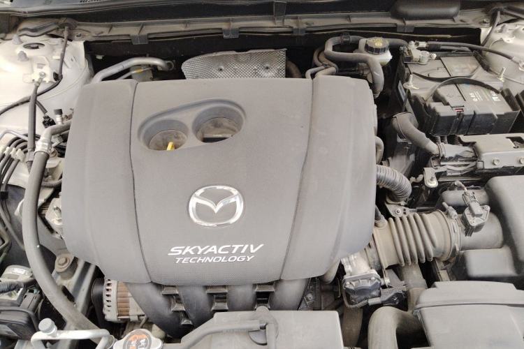 Used Mazda CX-4 2018 2.0L Automatic Two-Wheel Drive Blue Sky Dynamic Version China VI Standard Engine Bay