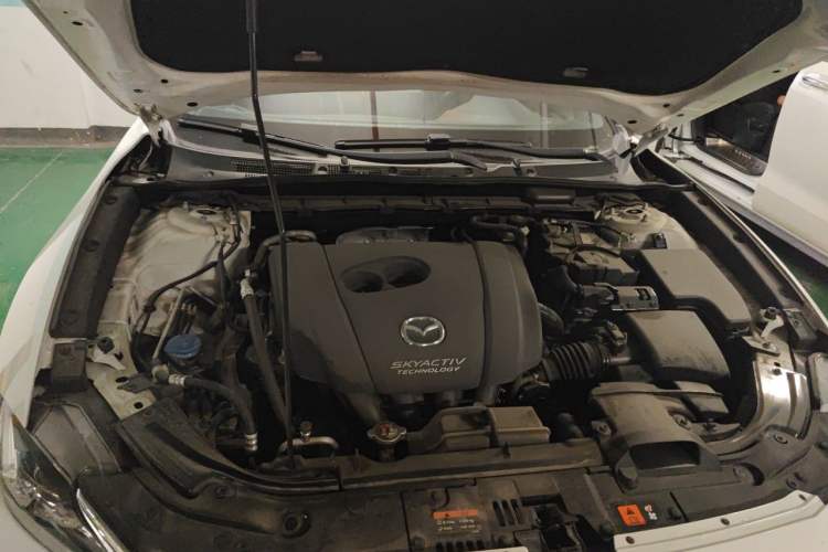 Used Mazda CX-4 2018 2.0L Automatic Two-Wheel Drive Blue Sky Dynamic Version China VI Standard Engine Bay