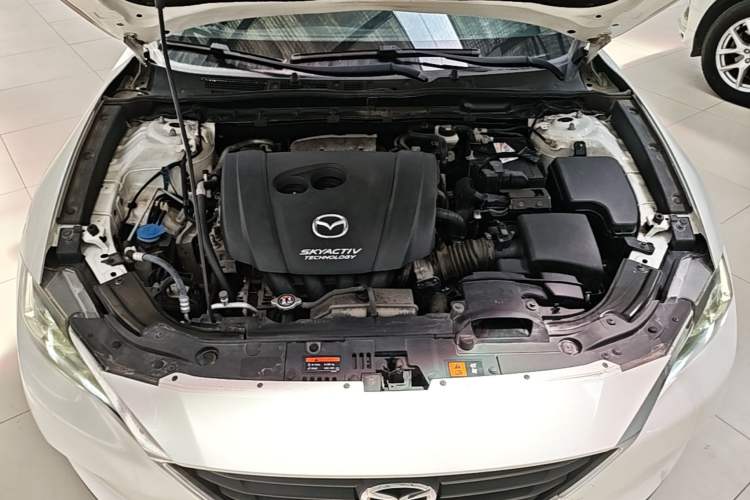 Used Mazda CX-4 2018 2.0L Automatic Two-Wheel Drive Blue Sky Dynamic Version China VI Standard Engine Bay
