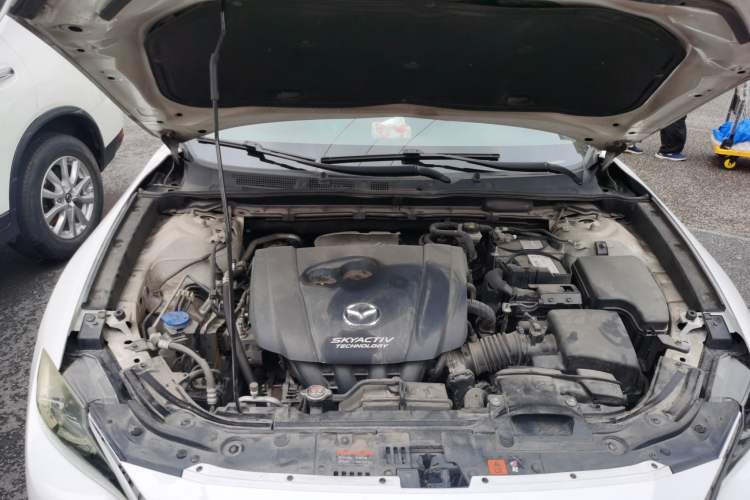 Used Mazda CX-4 2018 2.0L Automatic Two-Wheel Drive Blue Sky Dynamic Version China V Standard Engine Bay