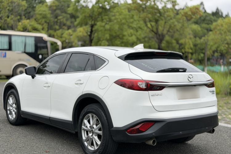Used Mazda CX-4 2018 2.0L Automatic Two-Wheel Drive Blue Sky Dynamic Version China V Standard Exterior 12
