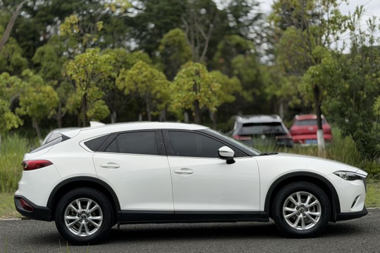 Used Mazda CX-4 2018 2.0L Automatic Two-Wheel Drive Blue Sky Dynamic Version China V Standard Exterior 14