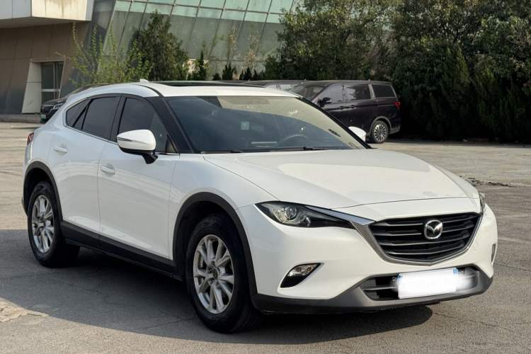 Used Mazda CX-4 2018 2.0L Automatic Two-Wheel Drive Blue Sky Dynamic Version China V Standard Exterior 2