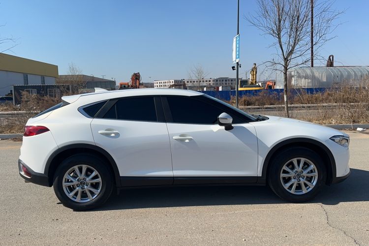 Used Mazda CX-4 2018 2.0L Automatic Two-Wheel Drive Blue Sky Dynamic Version China V Standard Exterior 2