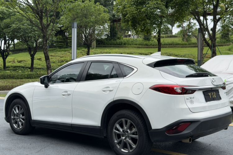 Used Mazda CX-4 2018 2.0L Automatic Two-Wheel Drive Blue Sky Premium Upgrade Version China VI Standard Exterior 3