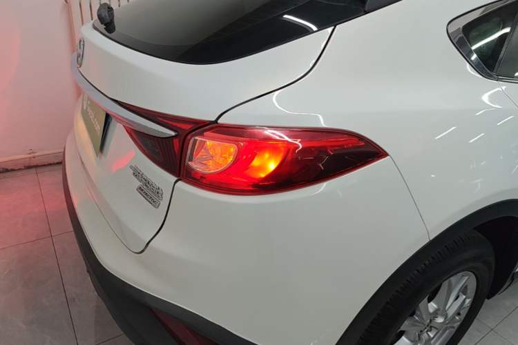 Used Mazda CX-4 2018 2.0L Automatic Two-Wheel Drive Blue Sky Dynamic Version China V Standard Exterior 3