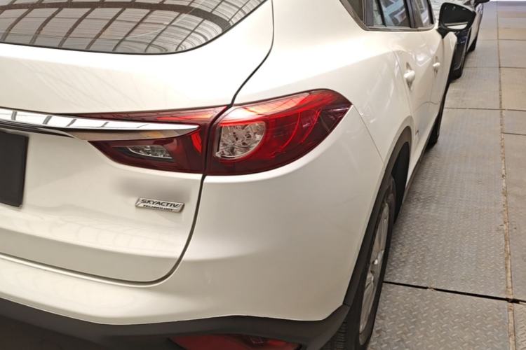 Used Mazda CX-4 2018 2.0L Automatic Two-Wheel Drive Blue Sky Dynamic Version China V Standard Exterior 3