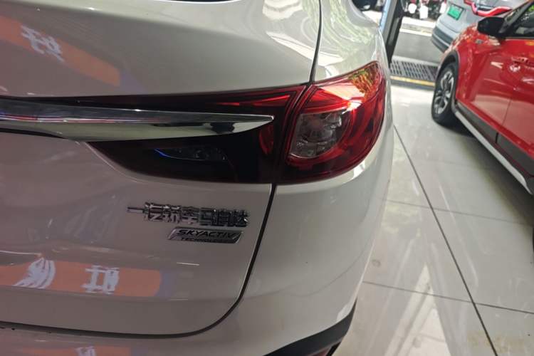 Used Mazda CX-4 2018 2.5L Automatic 4x4 Blue Sky Sport Edition China V Standard Exterior 3