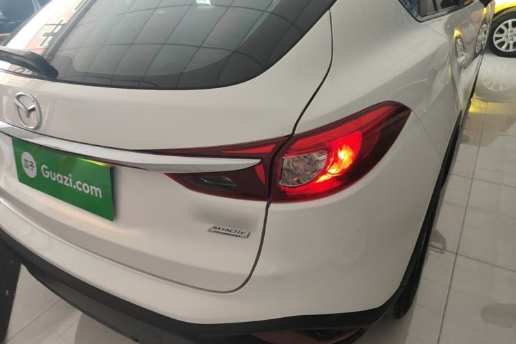 Used Mazda CX-4 2018 2.0L Automatic Two-Wheel Drive Blue Sky Dynamic Version China VI Standard Exterior 3