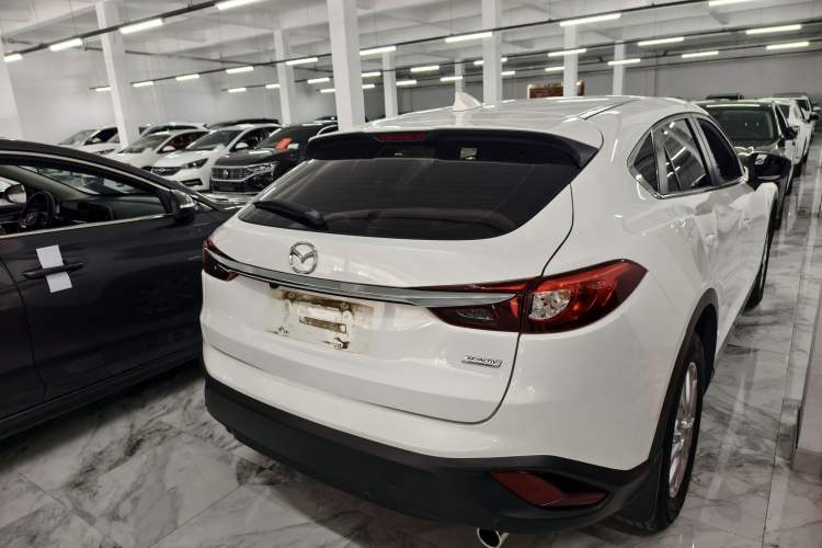 Used Mazda CX-4 2018 2.0L Automatic Two-Wheel Drive Blue Sky Dynamic Version China VI Standard Exterior 3