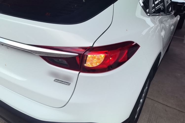 Used Mazda CX-4 2018 2.0L Automatic Two-Wheel Drive Blue Sky Dynamic Version China V Standard Exterior 3