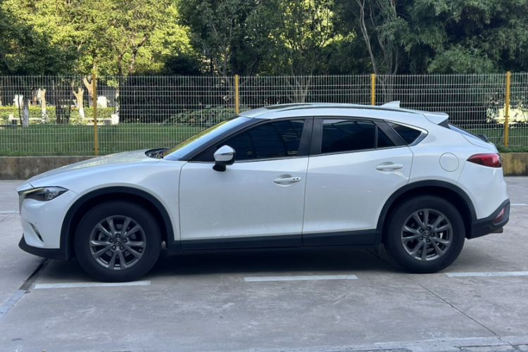 Used Mazda CX-4 2018 2.0L Automatic Two-Wheel Drive Blue Sky Leading Edition China V Standard Exterior 5
