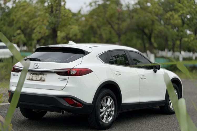 Used Mazda CX-4 2018 2.0L Automatic Two-Wheel Drive Blue Sky Dynamic Version China V Standard Exterior 5