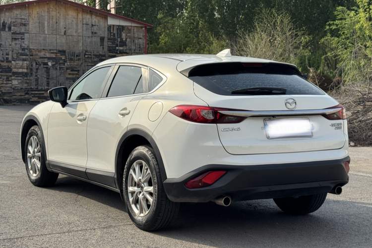 Used Mazda CX-4 2018 2.0L Automatic Two-Wheel Drive Blue Sky Dynamic Version China V Standard Exterior 5