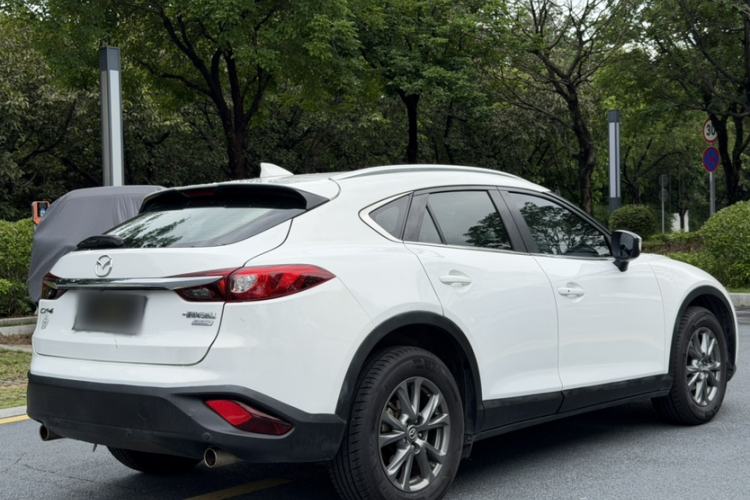 Used Mazda CX-4 2018 2.0L Automatic Two-Wheel Drive Blue Sky Premium Upgrade Version China VI Standard Exterior 6