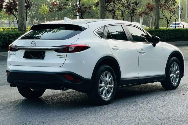 Used Mazda CX-4 2018 2.0L Automatic Two-Wheel Drive Blue Sky Dynamic Version China V Standard Exterior 6