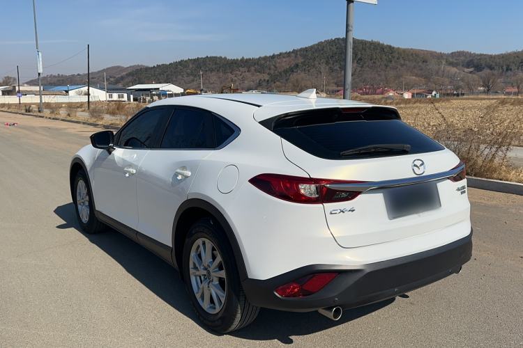 Used Mazda CX-4 2018 2.0L Automatic Two-Wheel Drive Blue Sky Dynamic Version China V Standard Exterior 6