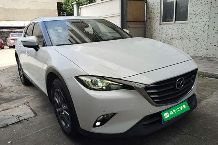Used Mazda CX-4 2018 2.0L Automatic Two-Wheel Drive Blue Sky Premium Upgrade Version China VI Standard Front Right 45 Deg