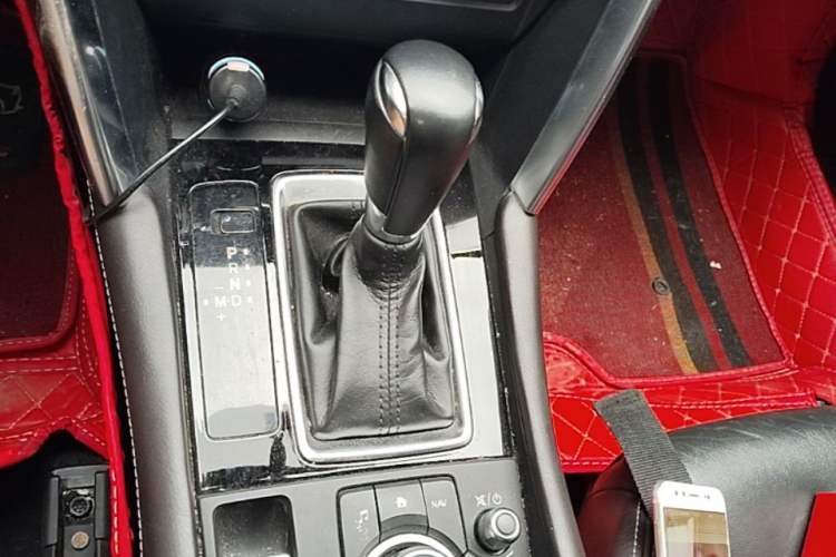 Used Mazda CX-4 2018 2.0L Automatic Two-Wheel Drive Blue Sky Premium Upgrade Version China VI Standard Gear Lever