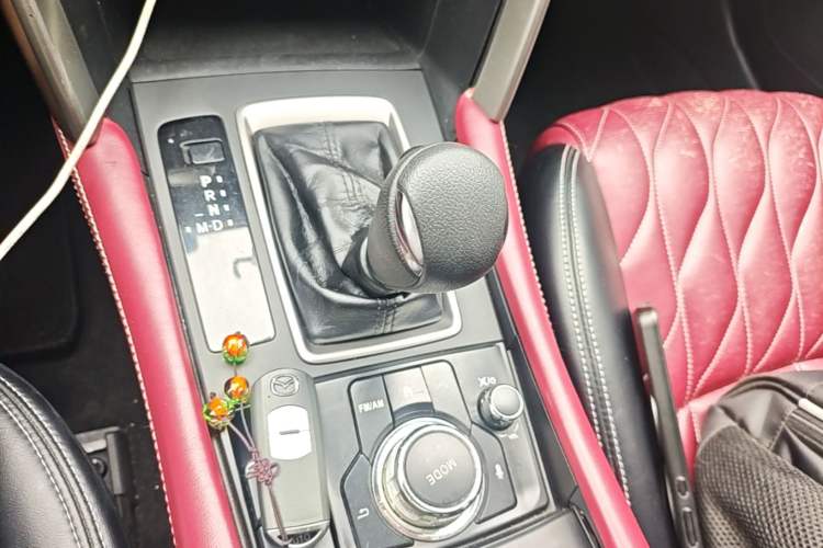 Used Mazda CX-4 2018 2.0L Automatic Two-Wheel Drive Blue Sky Dynamic Version China VI Standard Gear Lever