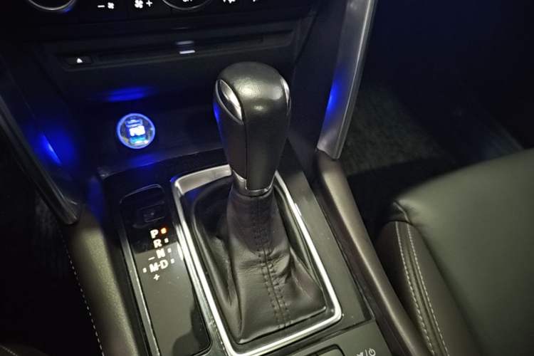 Used Mazda CX-4 2018 2.0L Automatic Two-Wheel Drive Blue Sky Leading Edition China V Standard Gear Lever