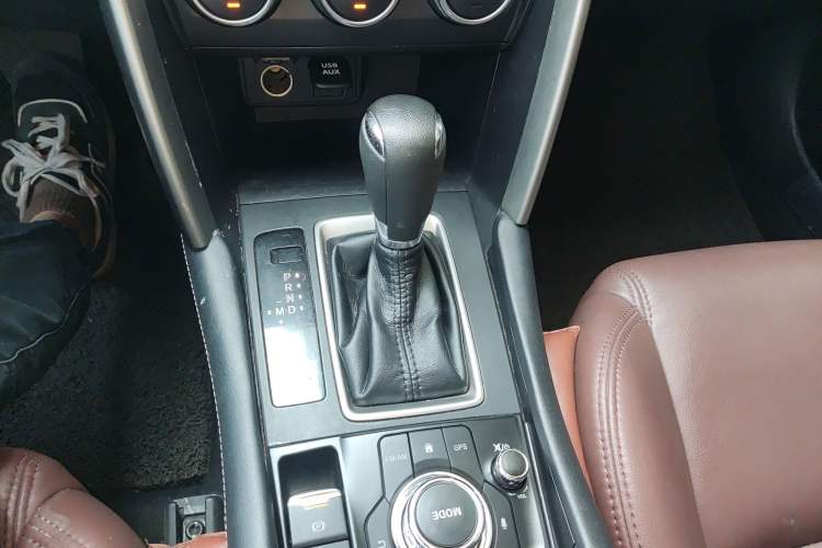 Used Mazda CX-4 2018 2.0L Automatic Two-Wheel Drive Blue Sky Dynamic Version China VI Standard Gear Lever