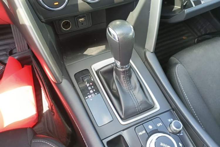 Used Mazda CX-4 2018 2.0L Automatic Two-Wheel Drive Blue Sky Dynamic Version China VI Standard Gear Lever