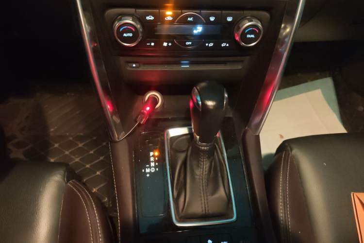 Used Mazda CX-4 2018 2.0L Automatic Two-Wheel Drive Blue Sky Leading Edition China V Standard Gear Lever