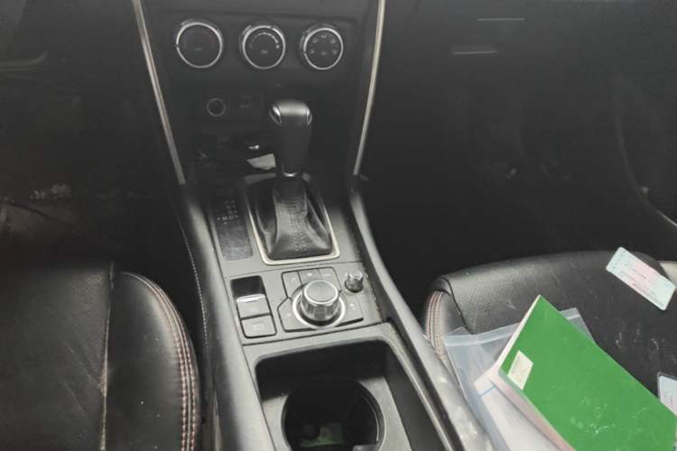 Used Mazda CX-4 2018 2.0L Automatic Two-Wheel Drive Blue Sky Dynamic Version China VI Standard Gear Lever