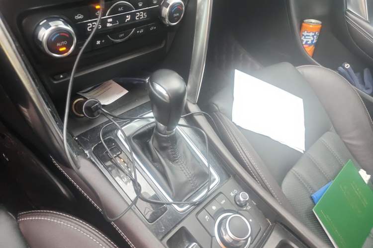 Used Mazda CX-4 2018 2.0L Automatic Two-Wheel Drive Blue Sky Premium Upgrade Version China VI Standard Gear Lever