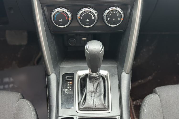 Used Mazda CX-4 2018 2.0L Automatic Two-Wheel Drive Blue Sky Dynamic Version China VI Standard Gear Lever