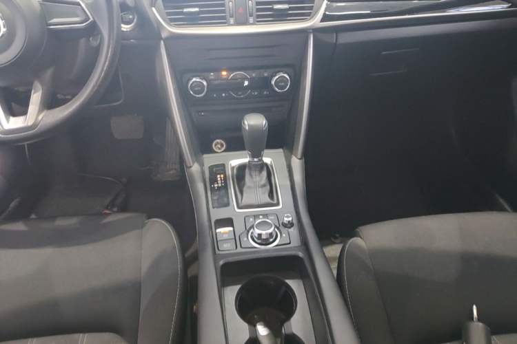 Used Mazda CX-4 2018 2.0L Automatic Two-Wheel Drive Blue Sky Exploration Version China V Standard Gear Lever