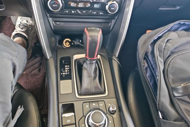 Used Mazda CX-4 2018 2.0L Automatic Two-Wheel Drive Blue Sky Exploration Version China V Standard Gear Lever