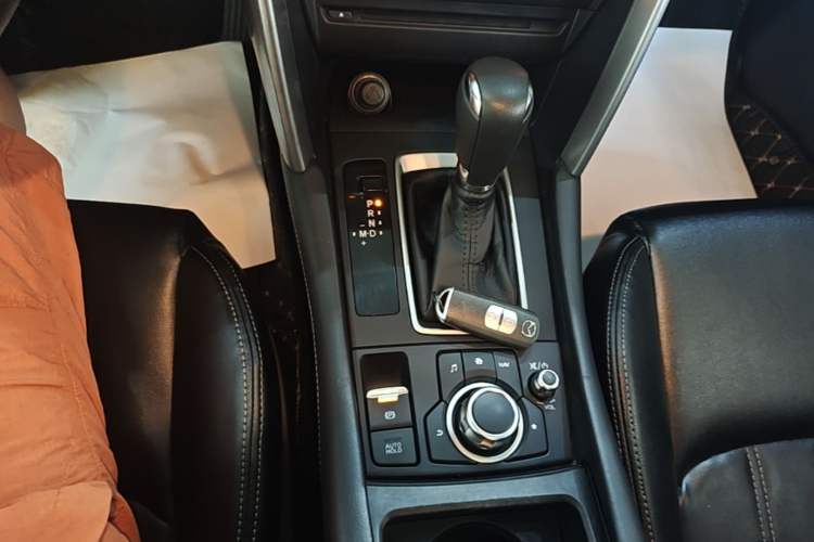 Used Mazda CX-4 2018 2.0L Automatic Two-Wheel Drive Blue Sky Exploration Version China V Standard Gear Lever