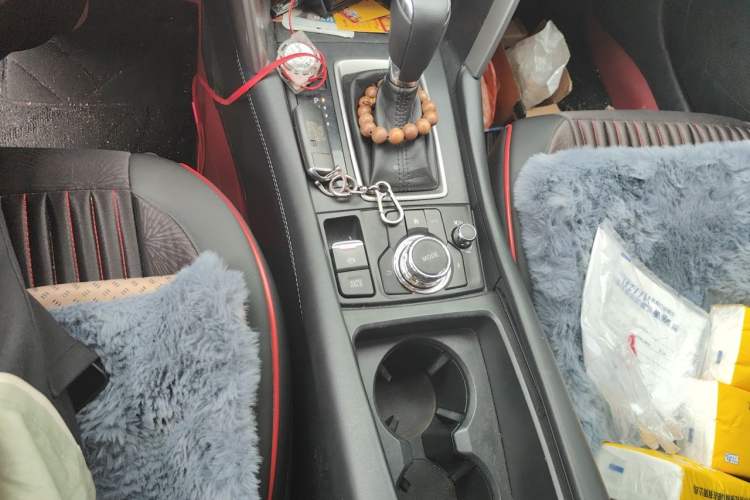 Used Mazda CX-4 2018 2.0L Automatic Two-Wheel Drive Blue Sky Dynamic Version China V Standard Gear Lever