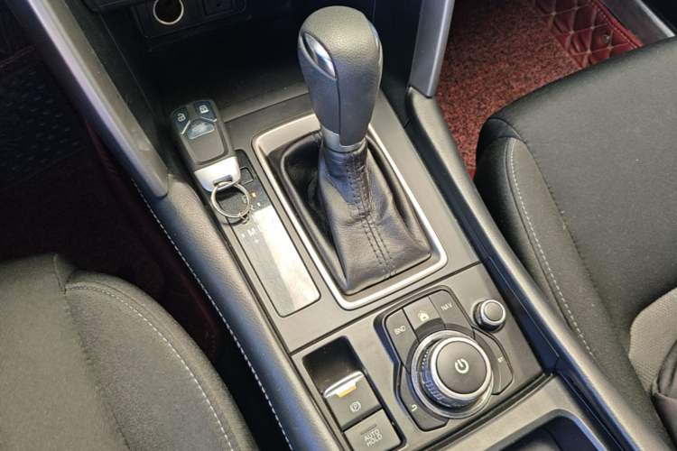 Used Mazda CX-4 2018 2.0L Automatic Two-Wheel Drive Blue Sky Dynamic Version China V Standard Gear Lever
