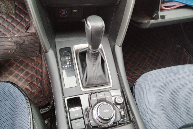 Used Mazda CX-4 2018 2.0L Automatic Two-Wheel Drive Blue Sky Dynamic Version China VI Standard Gear Lever