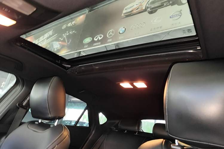 Used Mazda CX-4 2018 2.0L Automatic Two-Wheel Drive Blue Sky Dynamic Version China VI Standard Headliner
