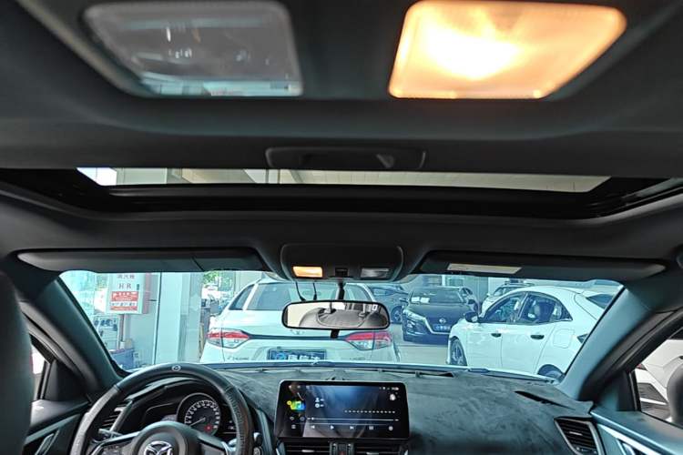 Used Mazda CX-4 2018 2.0L Automatic Two-Wheel Drive Blue Sky Exploration Version China V Standard Headliner