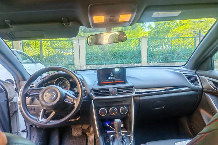 Used Mazda CX-4 2018 2.0L Automatic Two-Wheel Drive Blue Sky Dynamic Version China VI Standard Headliner