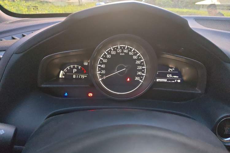 Used Mazda CX-4 2018 2.0L Automatic Two-Wheel Drive Blue Sky Luxury Edition Instrument Cluster