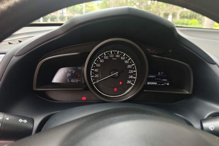 Used Mazda CX-4 2018 2.0L Automatic 2WD Blue Sky Exploration Edition China VI Standard Instrument Cluster