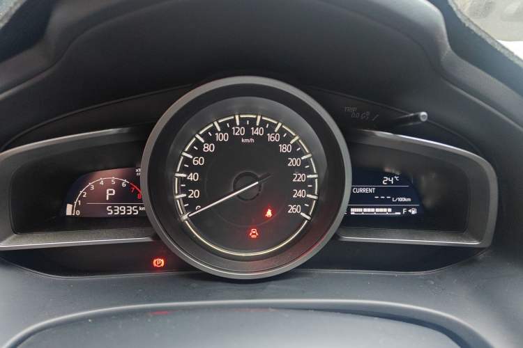 Used Mazda CX-4 2018 2.0L Automatic Two-Wheel Drive Blue Sky Dynamic Version China VI Standard Instrument Cluster