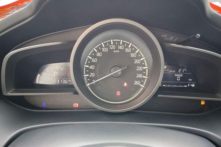 Used Mazda CX-4 2018 2.0L Automatic Two-Wheel Drive Blue Sky Premium Upgrade Version China VI Standard Instrument Cluster